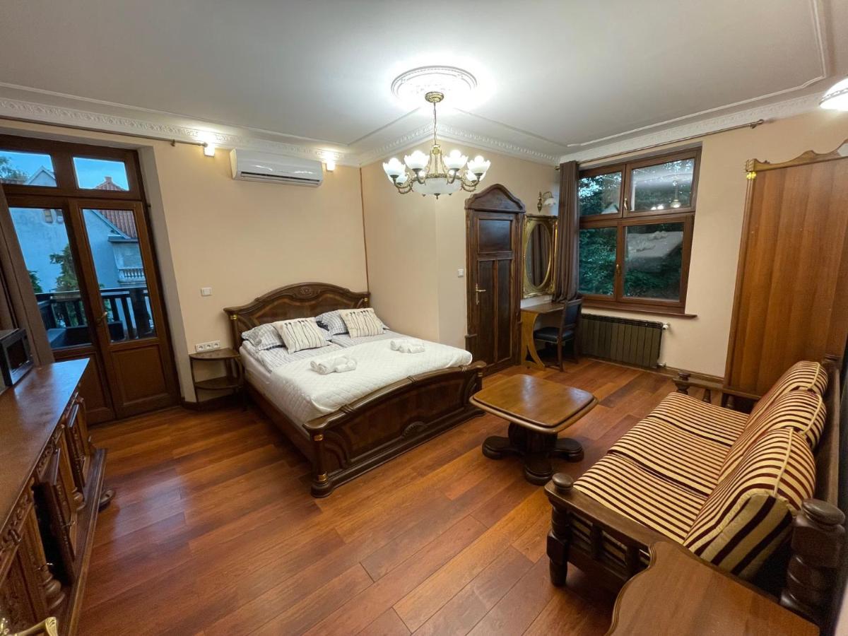 Dworek Oliwski Bed & Breakfast Gdansk Luaran gambar
