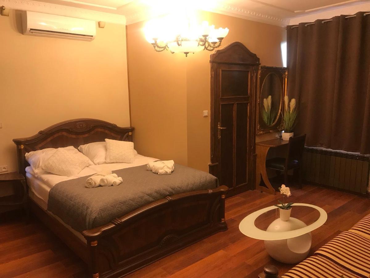 Dworek Oliwski Bed & Breakfast Gdansk Luaran gambar